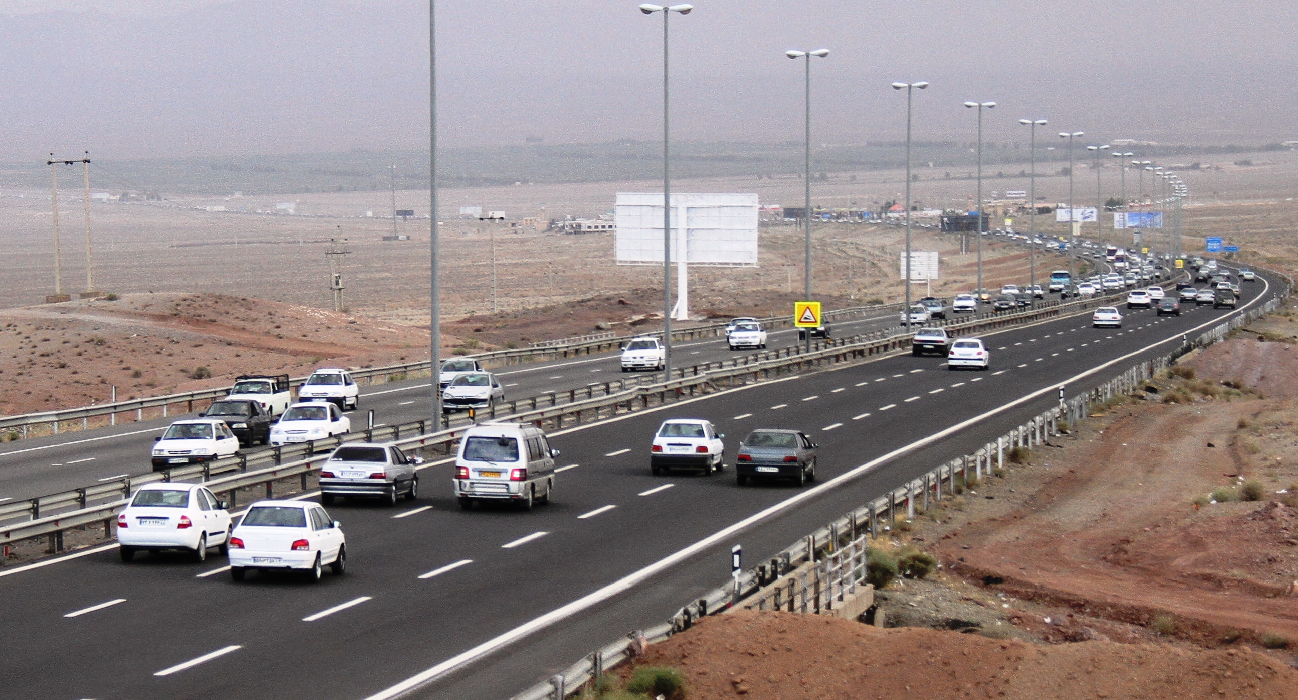 ورود خودرو به استان قم طی 9 ماه گذشته، 10 درصد کاهش یافت 